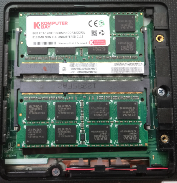 8GB DDR3 1600 SODIMM(204 Pin) x 2