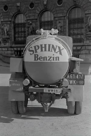 Vacuum Oil, Truck with Sphinx gasoline. 1935